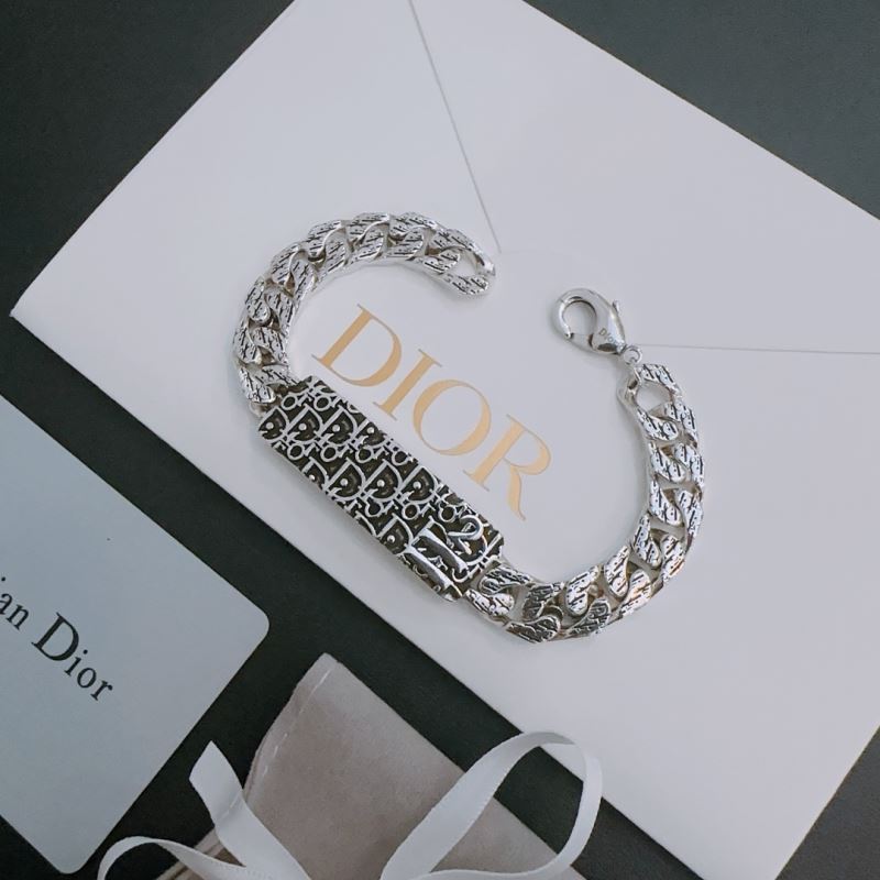 chr1st1an D10r bracelets
